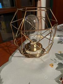 Lampada LED design geometrico oro