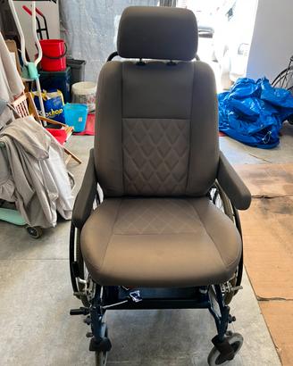 Sedile auto estraibile per disabili