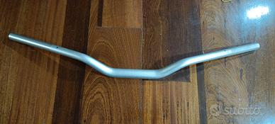 manubrio a sezione variabile 