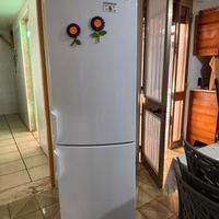 Frigorifero con congelatore a cassetti