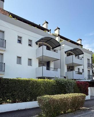 Appartamento bicamere biservizi con giardino es...