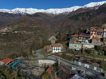 MULTILOCALE A MOLINI DI TRIORA