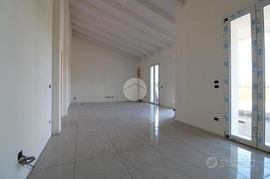 VILLA A SCHIERA A CALVISANO