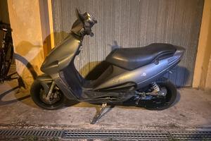 Malaguti phantom f-12