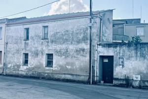 Casa indipendente con piccolo cortile