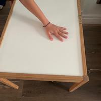 tavolino marca svedese