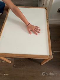 tavolino marca svedese