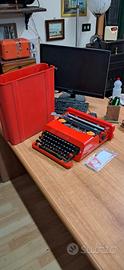 macchina da scrivere vintage Olivetti Valentine 