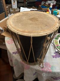 Tamburo tradizionale con cordatura a mano
