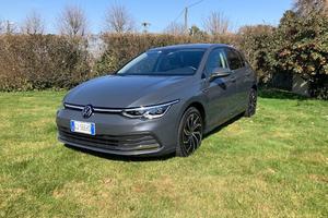 Volkswagen Golf serie 8 motore 2.0 TDI 116 cv camb