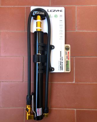 pompa Lezyne Micro Floor Drive HV 6.2 bar  NUOVA