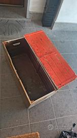 due cassapanche in legno