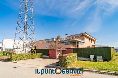 Immobile di 593 m² a Cuneo