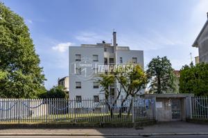 TRILOCALE CON BOX E CANTINA