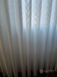 Tenda bianca nuova bella luminosa
