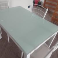 Tavolo in vetro + sedie