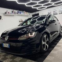 Volkswagen Golf GTI 2.0 TSI 220cv DSG