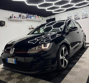 Volkswagen Golf GTI 2.0 TSI 220cv DSG