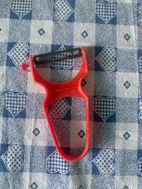 Pela patate e carote colore rosso ikea