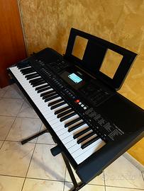 Pianola Yamaha PSR-E463 tastiera digitale