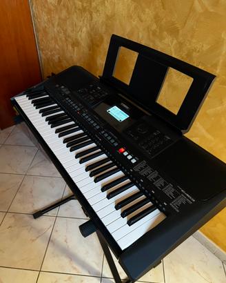Pianola Yamaha PSR-E463 tastiera digitale