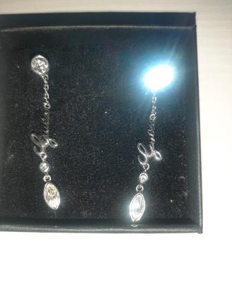 orecchini da donna della guess 