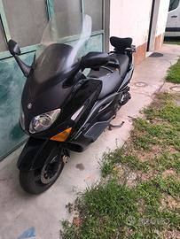 Yamaha t max 