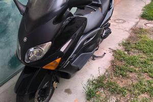 Yamaha t max 