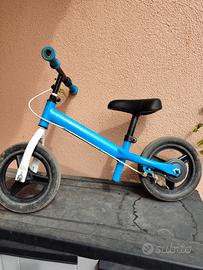 Bicicletta senza pedali 