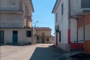 ABITAZIONE INDIPENDENTE SULLA PIAZZA COMUNALE