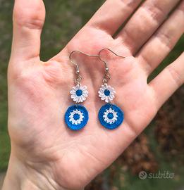 Orecchini margherita blu microuncinetto