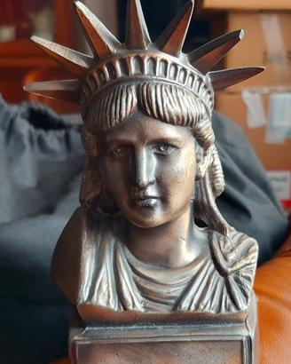 Salvadanaio a forma di busto Statua della Libertà