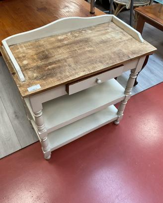 Mobile in legno con ripiani