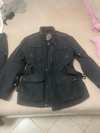 Giubbotto e pantaloni moto