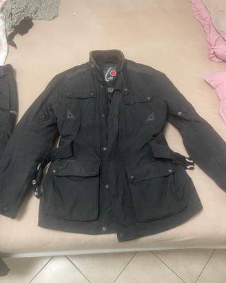 Giubbotto e pantaloni moto