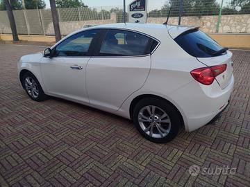 Alfa Romeo Giulietta 1.6 JTDm-2 105 CV Exclusive