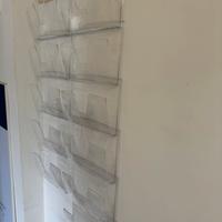 Porta depliant da parete