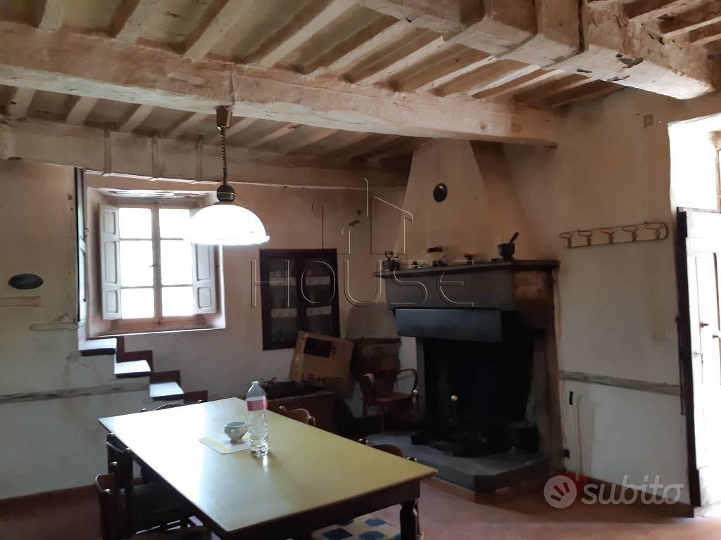 Rustico / Casale di 300 m² con 5 locali a San Gius - Vista 4