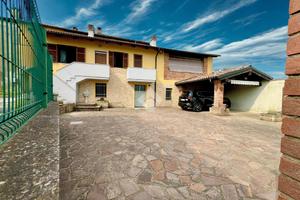 CASA SEMINDIPENDENTE A MONTIGLIO MONFERRATO