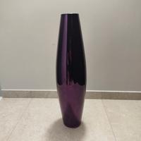 vaso color viola in vetro