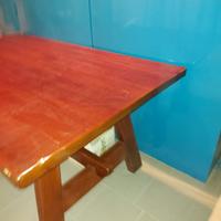 Tavolo in legno massello