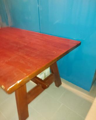 Tavolo in legno massello