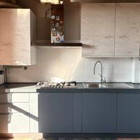 Cucina completa- Camera da letto -Mobili