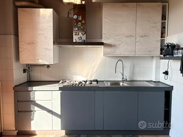 Cucina completa- Camera da letto -Mobili