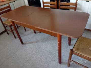 Tavolo da cucina allungabile e 6 sedie