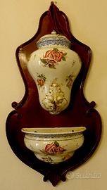 Fontana decorativa da parete in legno e ceramica