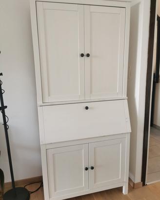 Scrivania e credenza