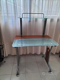 Scrivania in legno e vetro