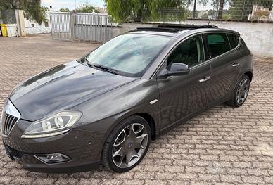 Lancia Delta 1.9 MJT Twinturbo Platino Tetto Aprib