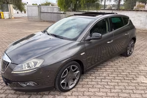 Lancia Delta 1.9 MJT Twinturbo Platino Tetto Aprib